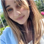 Sono disponibile ad insegnare Italiano, inglese, francese e altre materie umanistiche, dalle elementari alle superiori